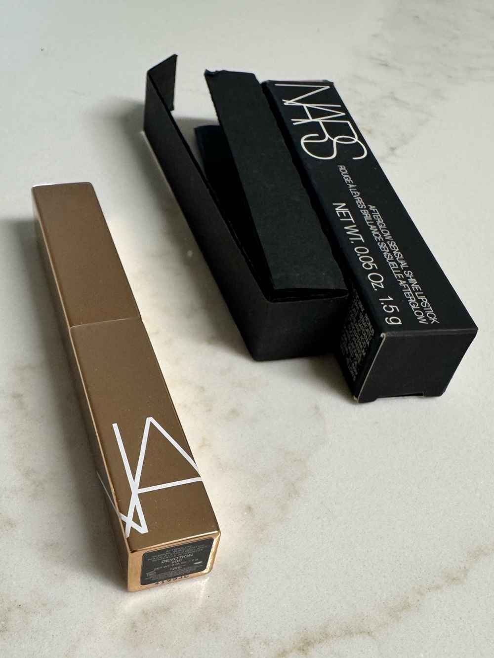 NARS AFTERGLOW SENSUAL
SHINE LIPSTICK - Devotion